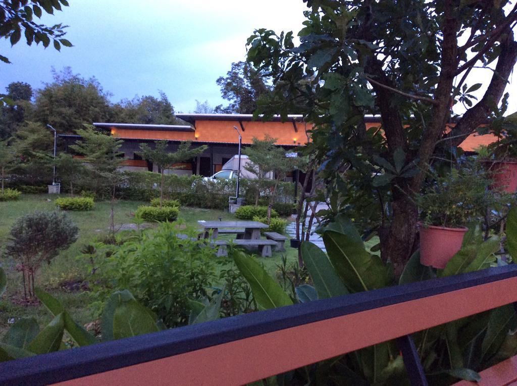 The Loft Resort Kabin Buri Ngoại thất bức ảnh